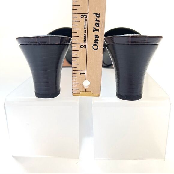 BRIGHTON NWT Size 6.5 STEPH Chocolate Brown Leather Crocodile Slip On Mule Heel - Picture 8 of 9